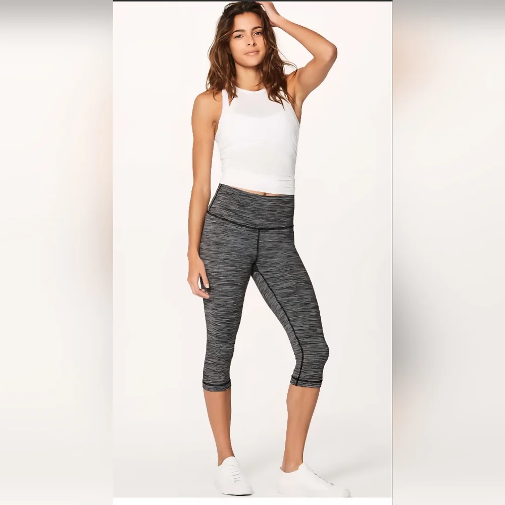 Lululemon Wunder Under Hi-Rise 1/2 Tight Luxtreme 17" Size 8 Black Slate - Picture 1 of 7